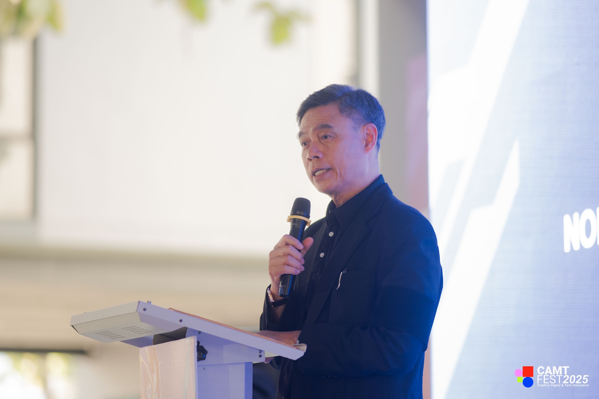 ผู้ร่วมพิธีเปิดศูนย์ NREL